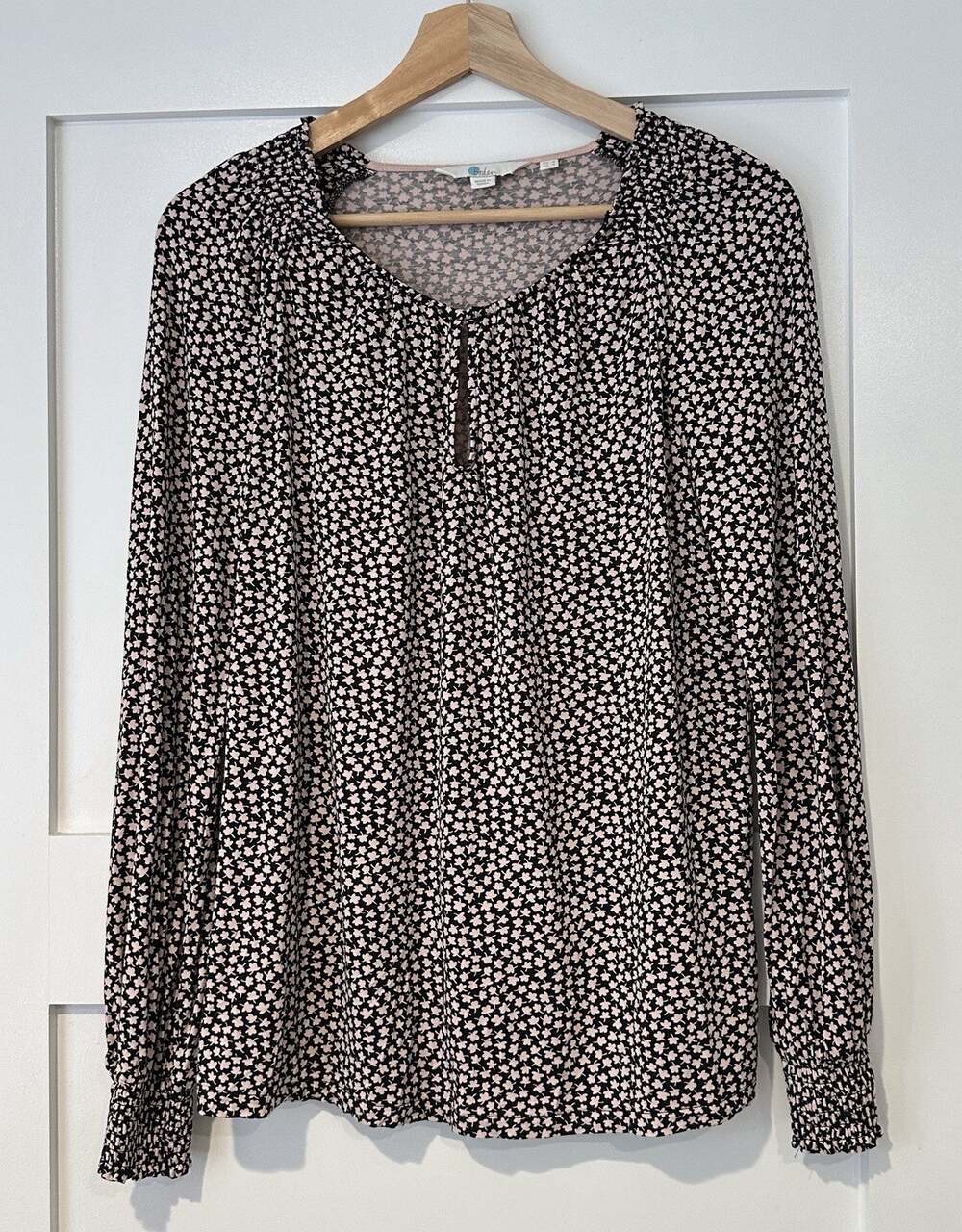 Boden Milkshake Petals Vicky Long Sleeve Smocked Blouse Size 4 Viscose